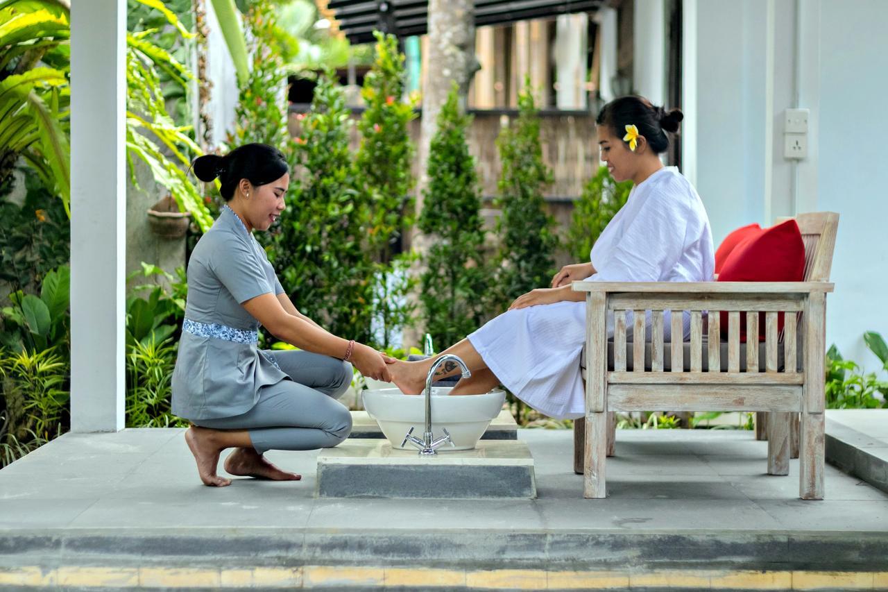 Canvas Escape Hotel