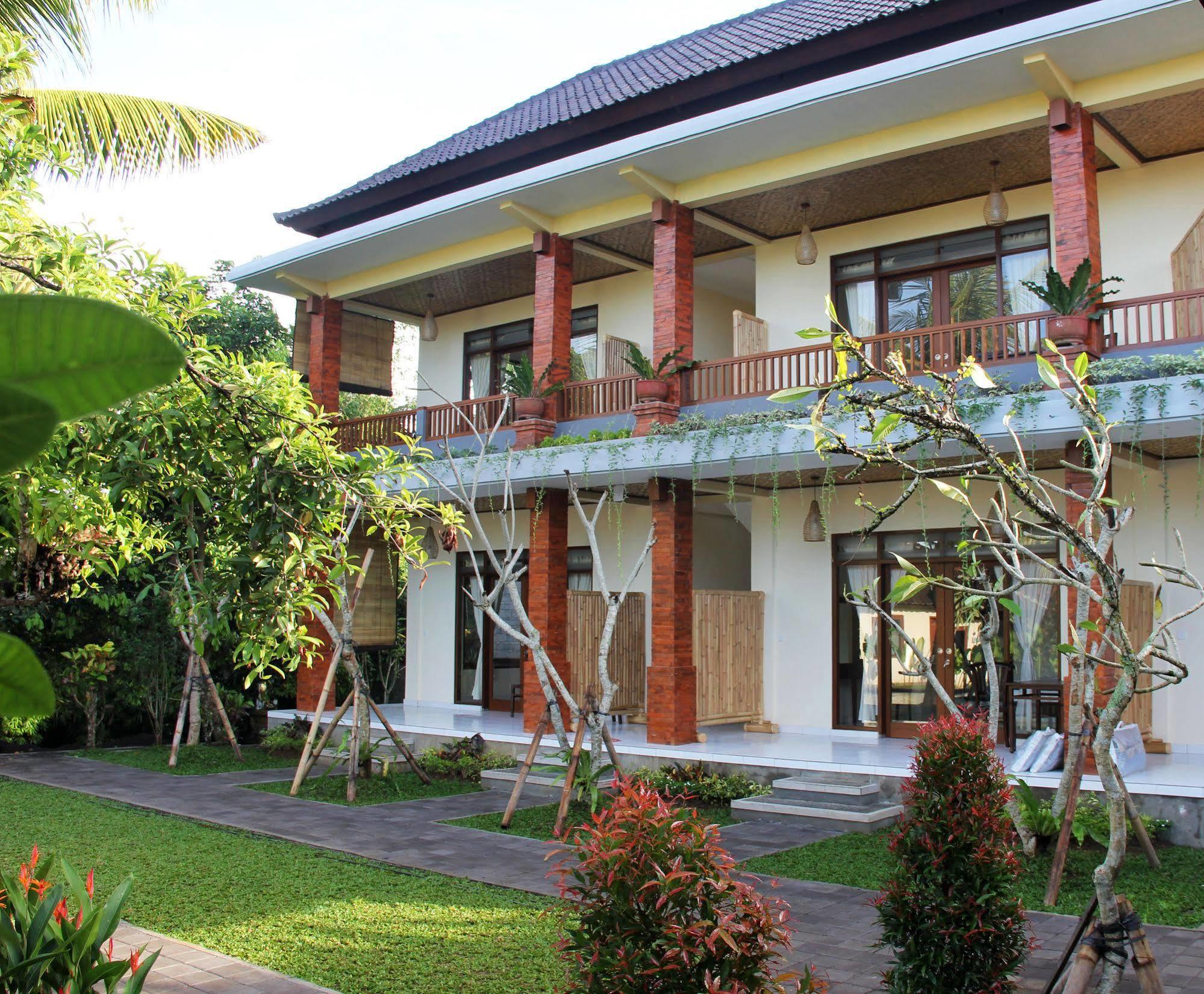Nyoman Sandi Guest house 3*