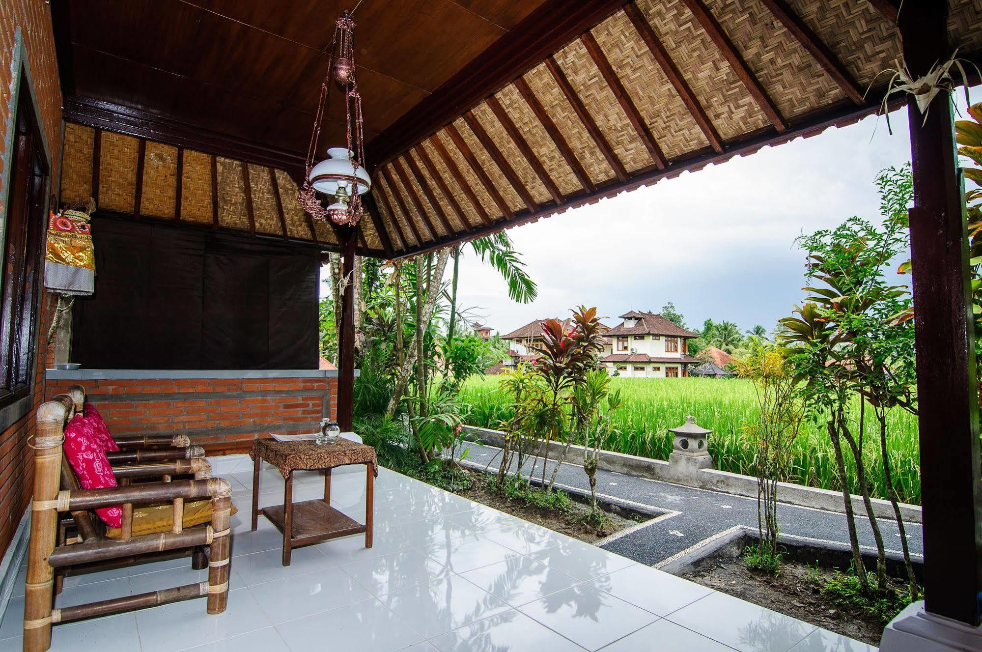 Puji Hostel&bungalow 3*