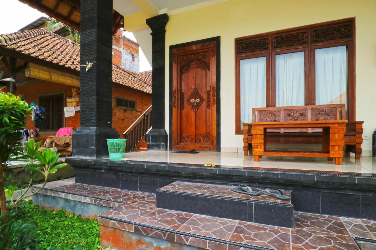 Puji Hostel&bungalow 3*