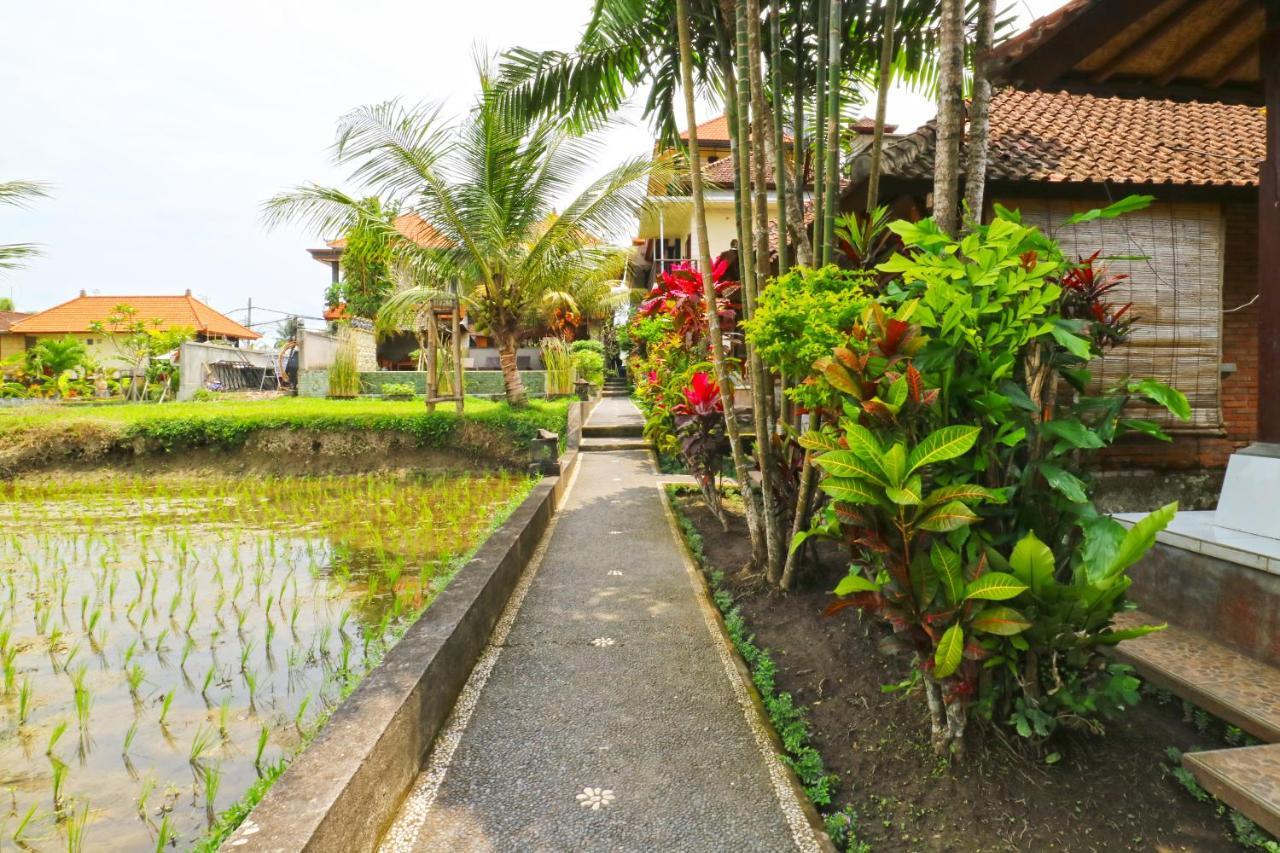Puji Hostel&bungalow Wisma tamu 3*