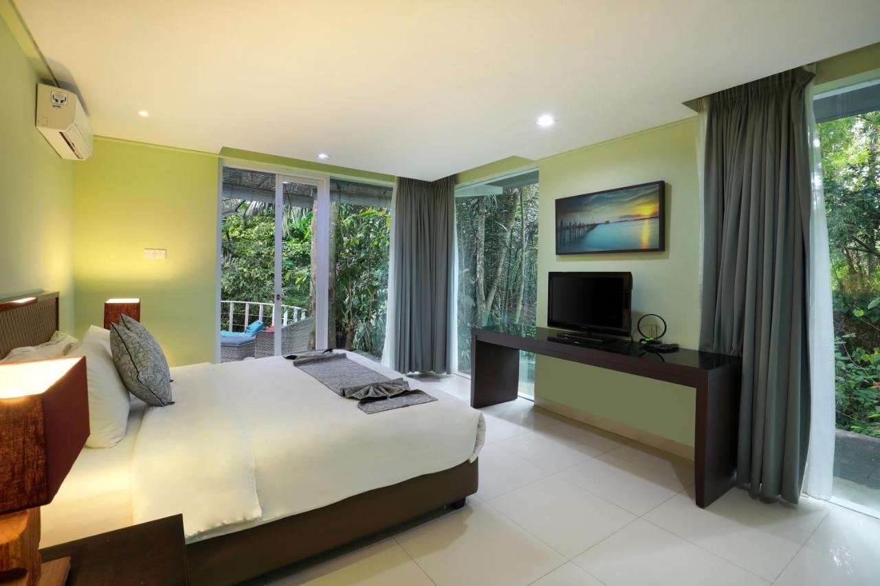 Villa Waterfall *