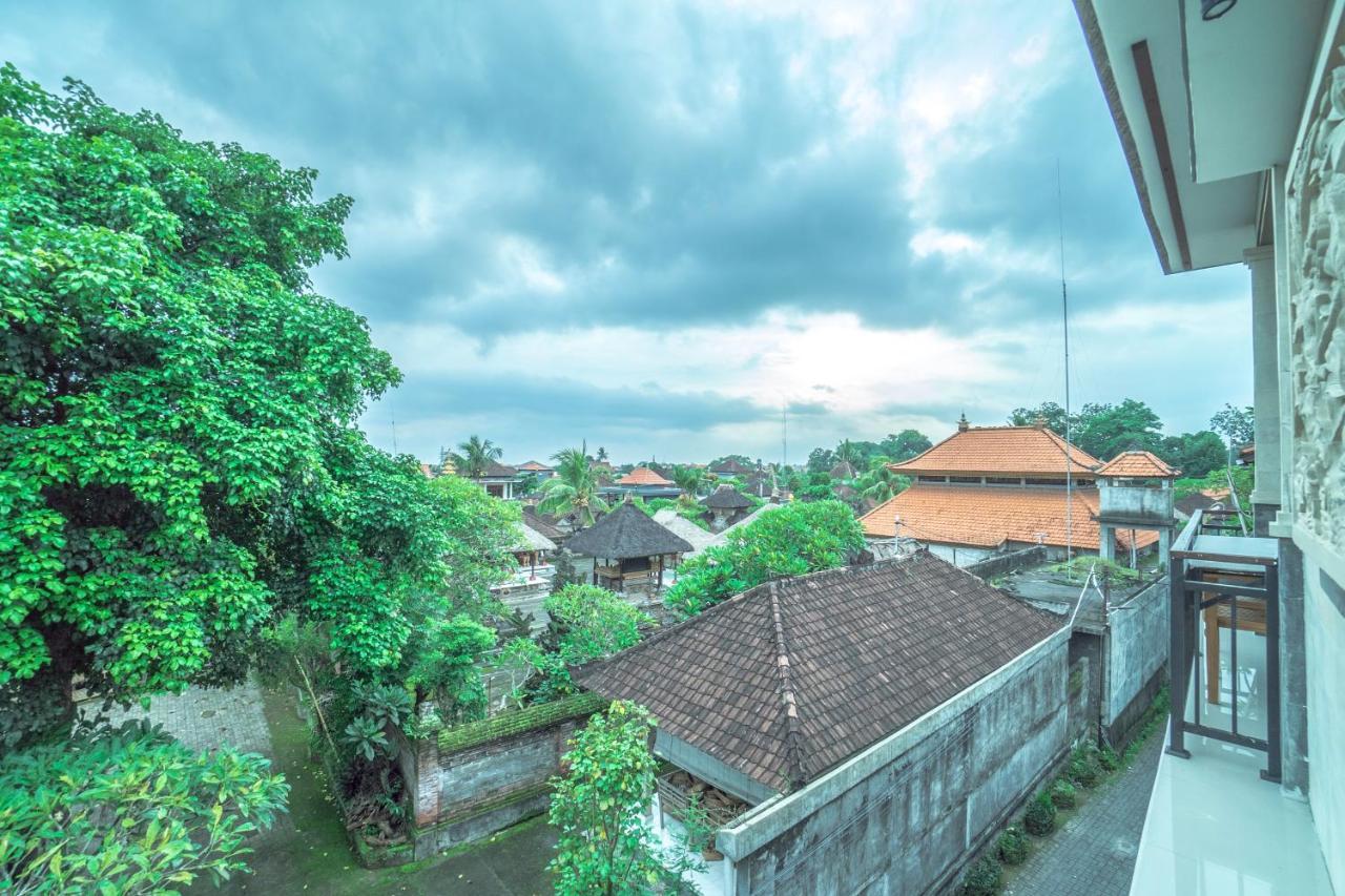 Japa House Homestay *