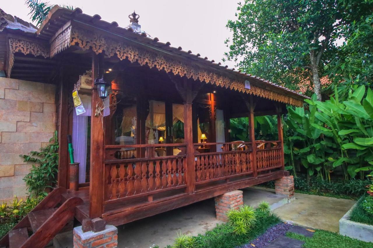 Ari Wisma tamu Ubud (Bali)