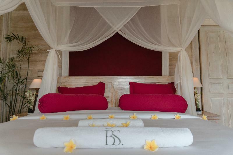 B Saya Hotel 3*