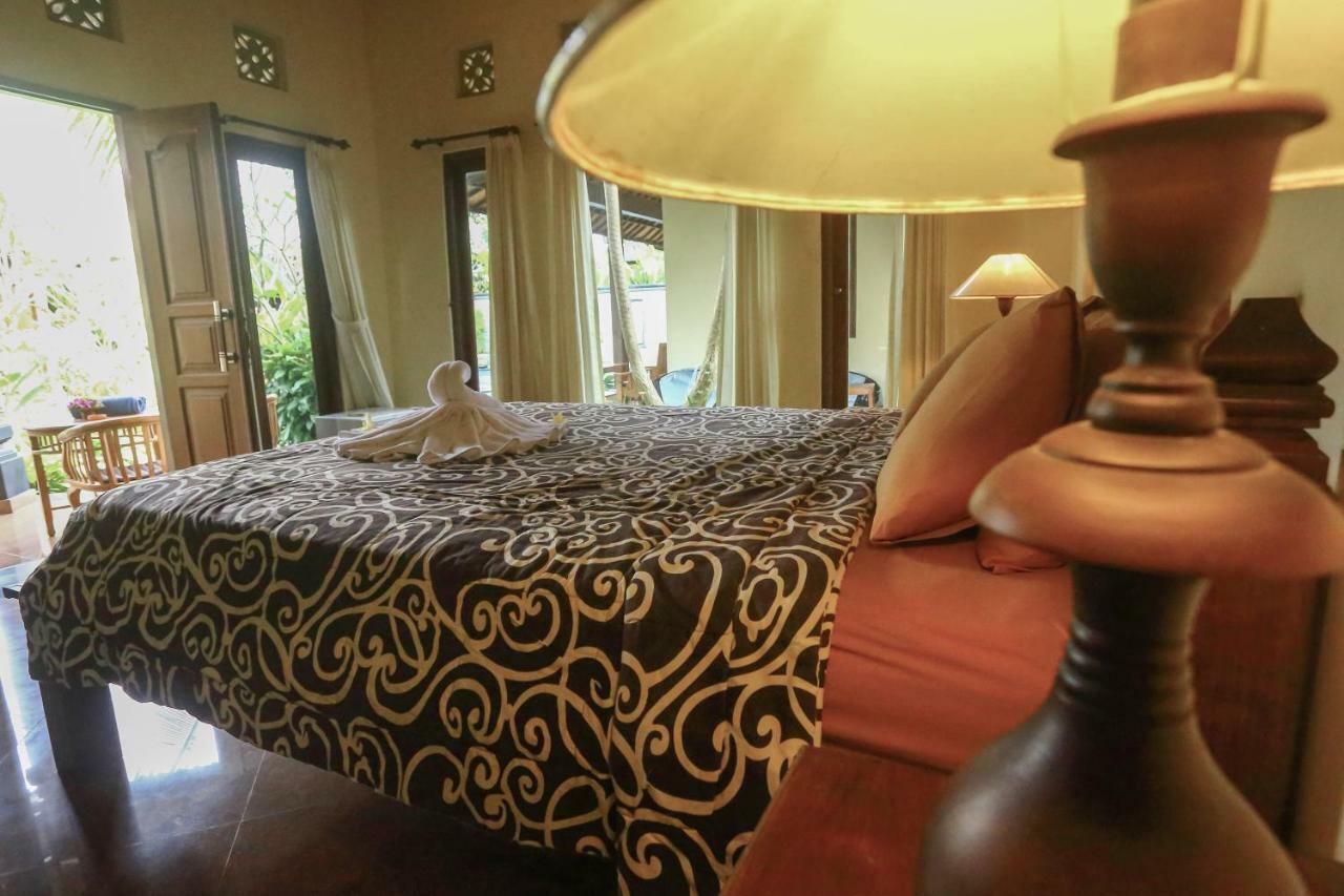 Guest house Loka Sari And *