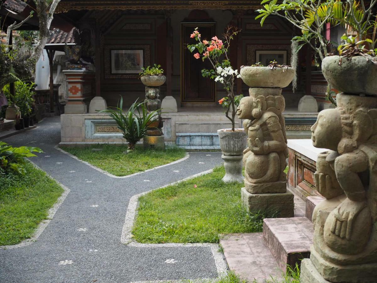 Camping Kampung Sari 3*