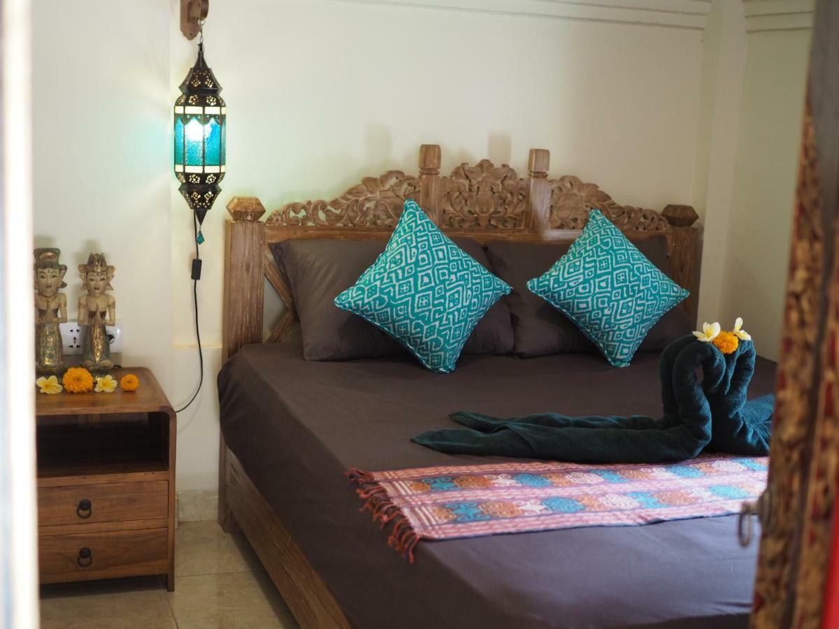 Kampung Sari 3*