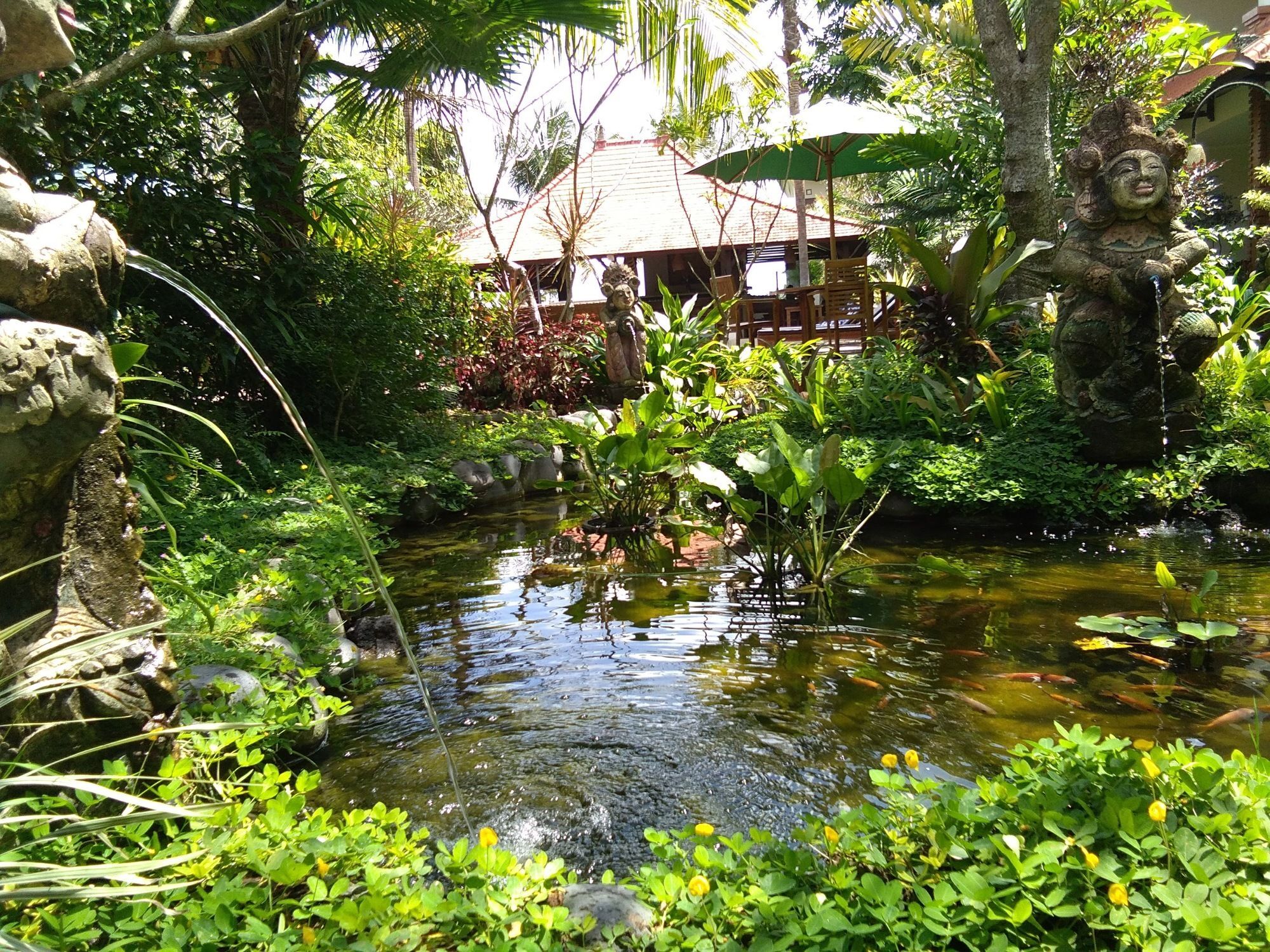 Hotel Artini Bisma