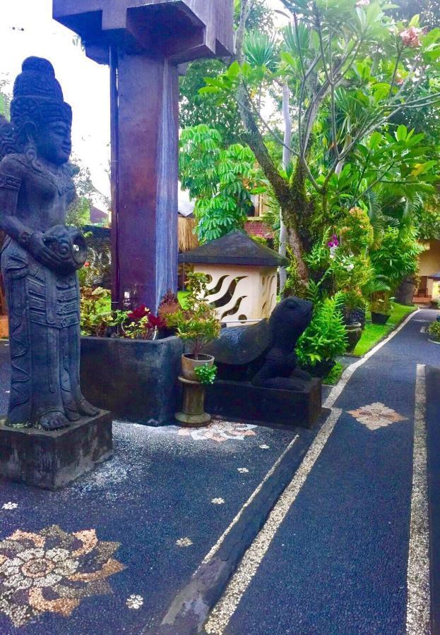 Tukad White House Hotel 3*