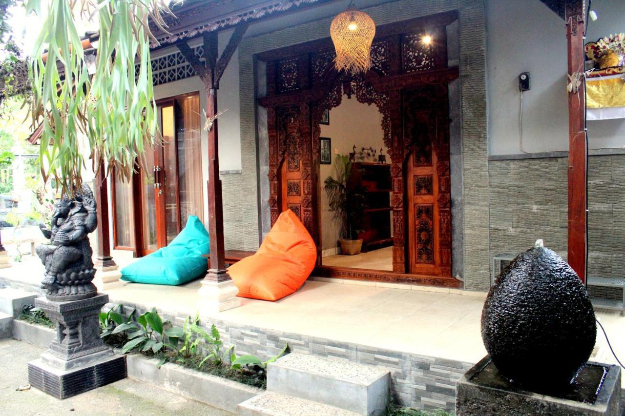 Yasa Backpackers House Hostel *