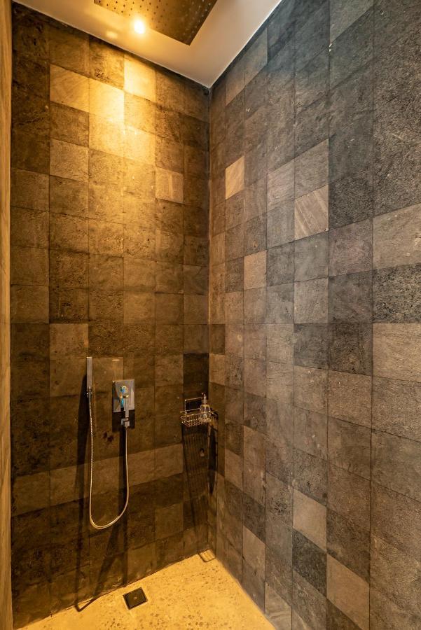 Rouge - Loft Dimanisa Villa *