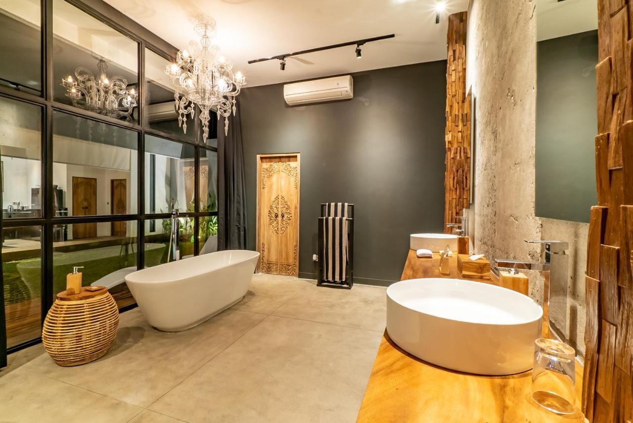 Rouge - Loft Dimanisa Villa *
