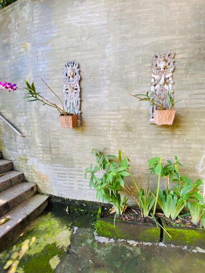 Warsi Bungalows Rumah tetamu